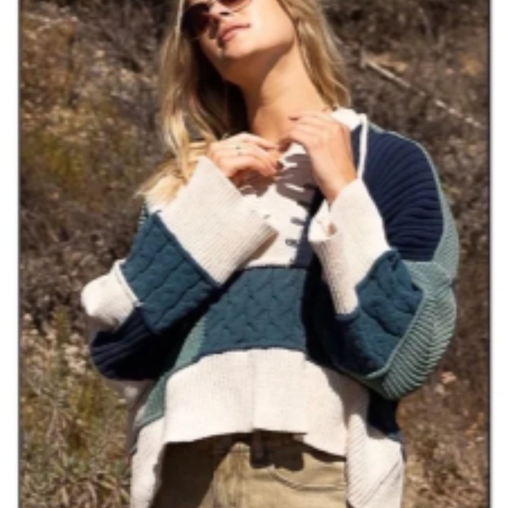 COLOR BLOCK HOODED SWEATER